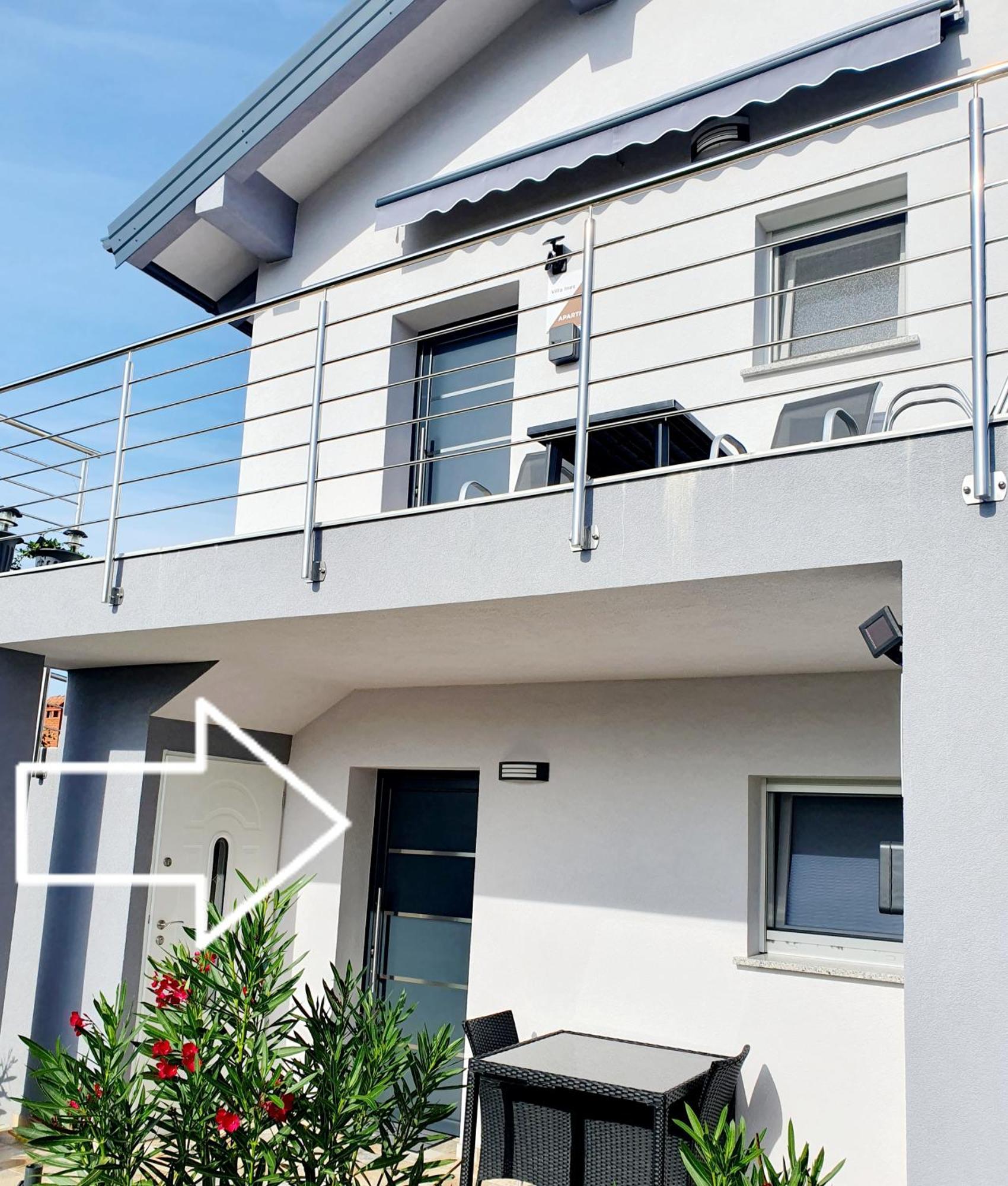Villa Ines Zgornje Skofije Ruang foto